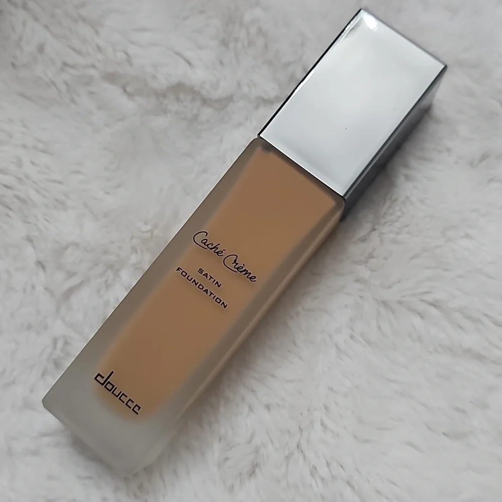 New DOUCCE CACHÉ CRÈME SATIN FOUNDATION High Coverage Satin Foundation YD11